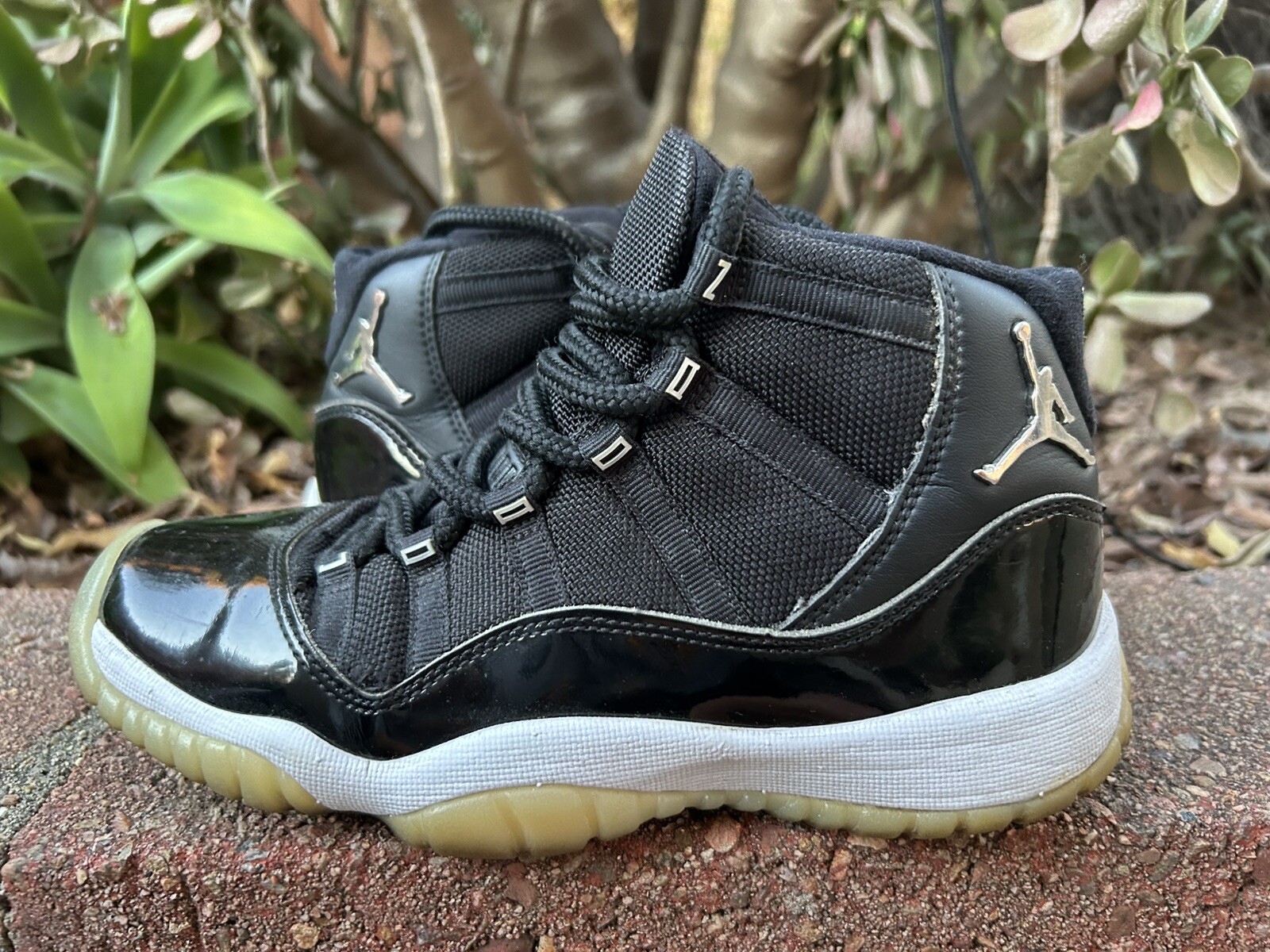 Air Jordan 11 Retro GS Jubilee Size 5Y Athletic Active Sneakers Kids Shoes