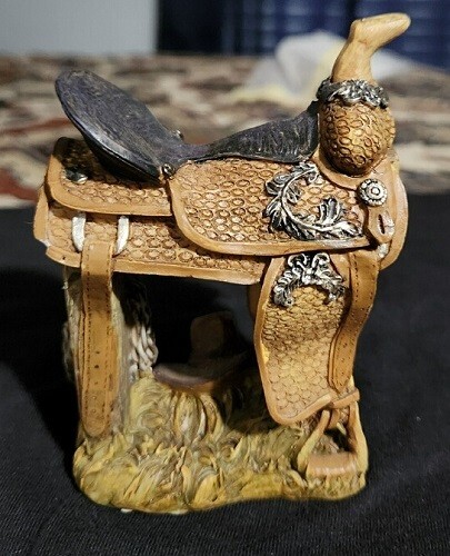Texas Pferdesattel - Harzfigur 5 Zoll - Reise Souvenir/USA - Texas - Bild 1 von 5