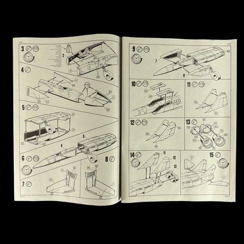 Mikoyan Gurevich MiG-25 PD Foxbat A Revell No. 04589 1:48 Plastic Model Kit - Picture 6 of 17