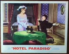 Guinness kneeling before Lollobrigida Hotel Paradiso original Lobby Card 4231