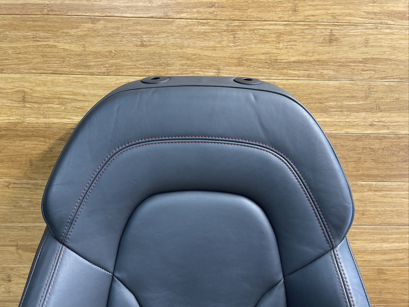 2014-2015 Audi R8 42 Front Right Upper Seat Leather Black Cushion OEM *NOTE*