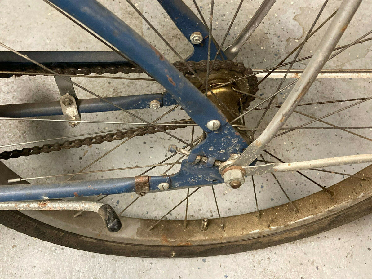 Huffman vintage antique bicycle w/horn, light, fenders Huffman vintage antique bicycle w/horn, light, fenders