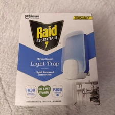 RAID Essentials Flying Insect Light Trap Starter Kit, FAST FREE SHIPPING!
