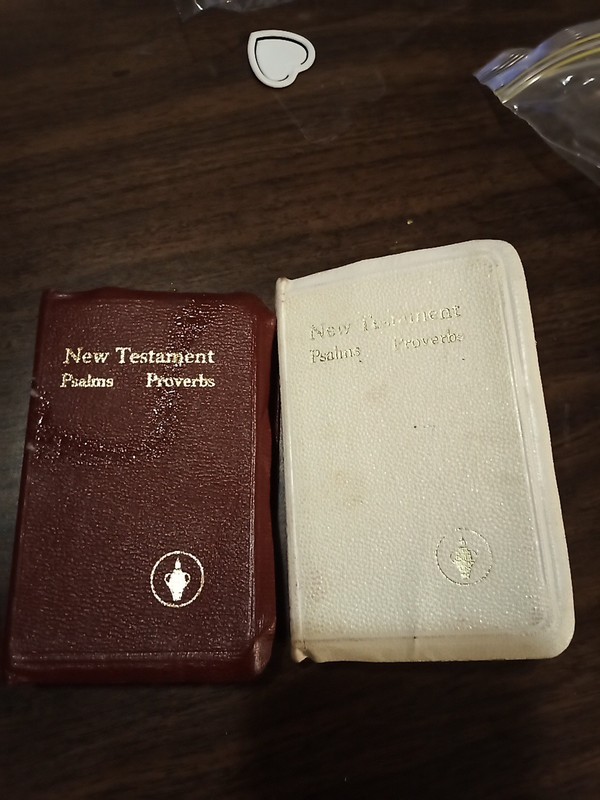 1967 Gideons Pocket New Testament Bibles
