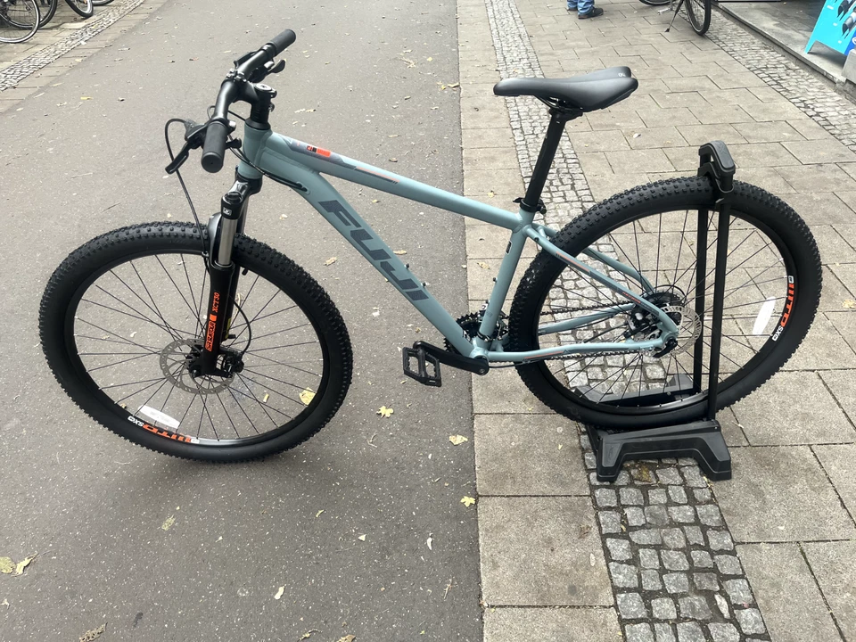 29 Zoll MTB hardtail Fuji Nevada 24 Gang Shimano - Bild 2 von 2