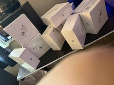 Apple AirPods Pro Wireless Earbuds USB-C Charging Case White Replaceable Tips