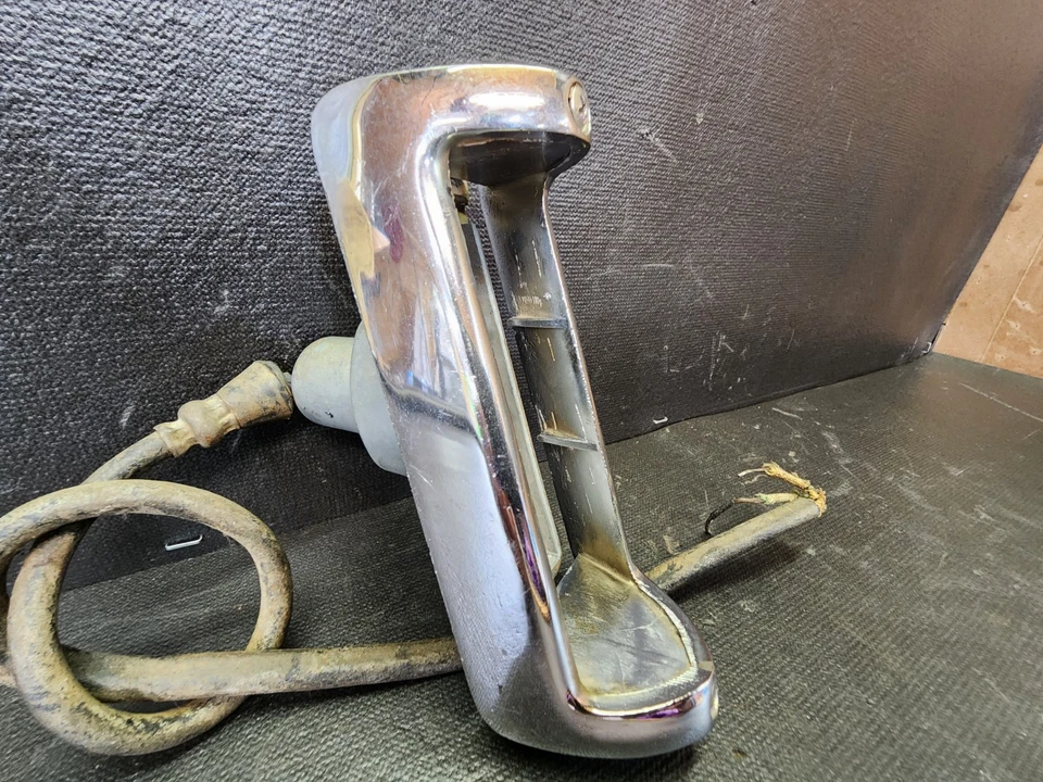 1951 52 Desoto LH 发球杆转向信号公园灯前豪华克莱斯勒 Mopar 原始设备制造商 — 第 2/4 张图片