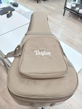 Taylor Gig Bag 5001-51 - Perfect for Acoustic Guitars