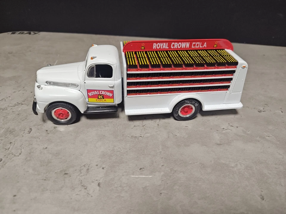 First Gear Royal Crown Cola 1951 Ford Bottlers Truck 1/34 Diecast Model 1993 NIB - Image 4 of 4