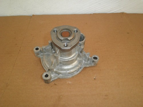 Original VW  Golf 6 Wasserpumpe 03c121019J a14024