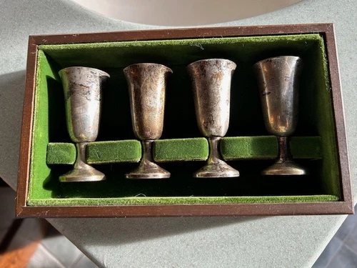 Wallace Sterling set 4 Cordials in original box, Antique Silver