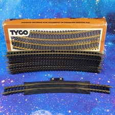 Complete Tyco Circle Track 12pc 18-Radius Curved w/Terminal Rerailer Vintage VG
