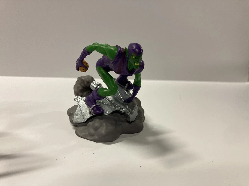 Disney Store Marvel Comic ULTIMATE SPIDER MAN 4" y Duende Verde 4"" ¡Figuras! Foto 3 de 4