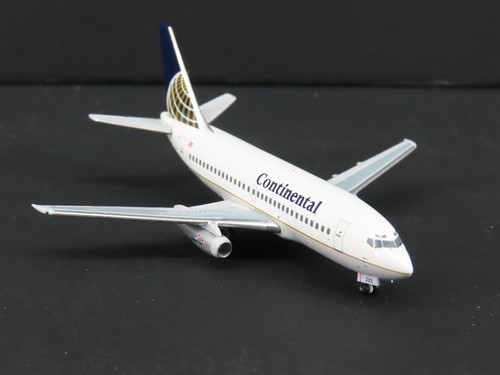 1:400 Scale Aero Classics Die-Cast Continental Boeing B-737-217 Aircraft N14233 - Picture 7 of 14
