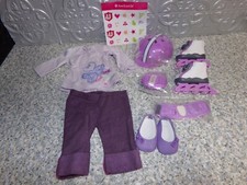 Juego de Patín Deportivo American Girl + Traje Real Me Casco con Patines Usado en Excelente Condición