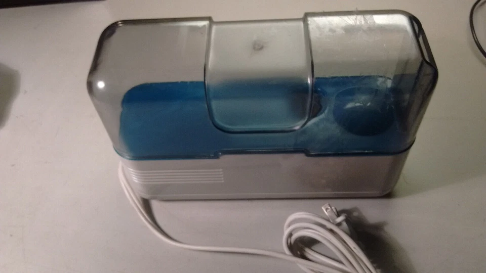 Sharper Image Portable Compact Silent Ionic Travel Size Humidifier - Image 2 of 4