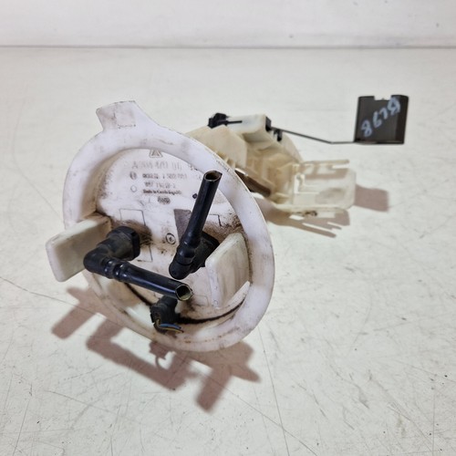 BC98* Mercedes W204 Kraftstoffpumpe Tankgeber Dieselpumpe Pumpe A2044700694