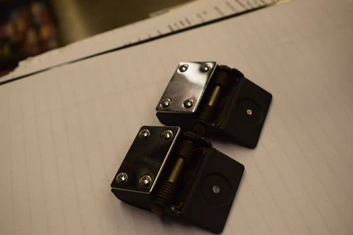 Marantz 6300 Turntable Hinges. Used. Very good condition.