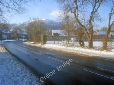 Foto 6x4 North End Lane Great Malvern Blick nach Westen nach North Hill. Barnards c2010