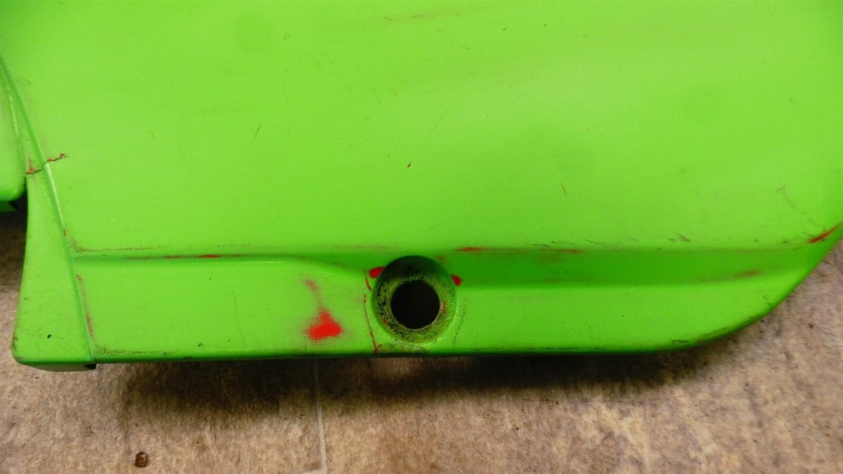 1985 Kawasaki ZX900 Ninja K238-1) left side frame cover