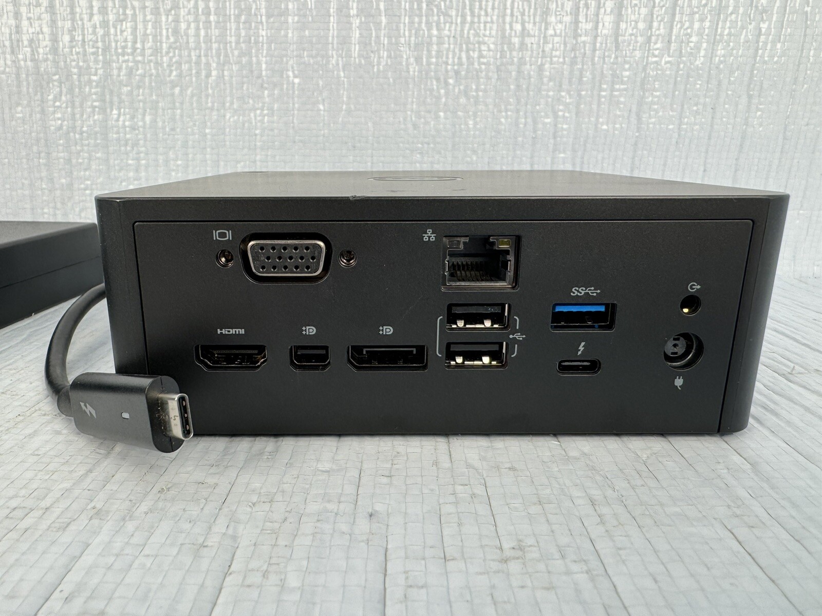Dell Thunderbolt Dock K16A K16A001 TB16 USBC 03V37X With 180Watt Power