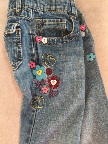 Old Navy Blue Jeans Size 4 With Flowers And Hearts Super Cutie! - Picture 4 of 5