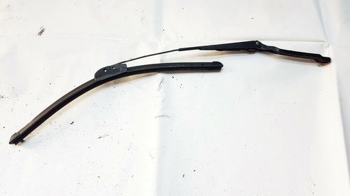 Car headrests – 885132