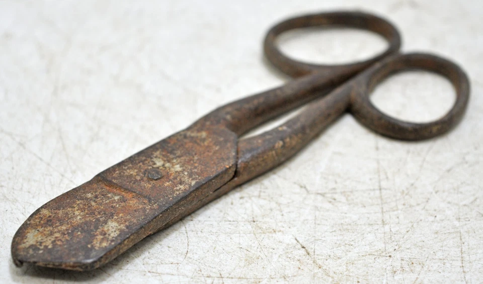 Antique Iron Small Scissors Original Old Hand Crafted - Image 2 of 4