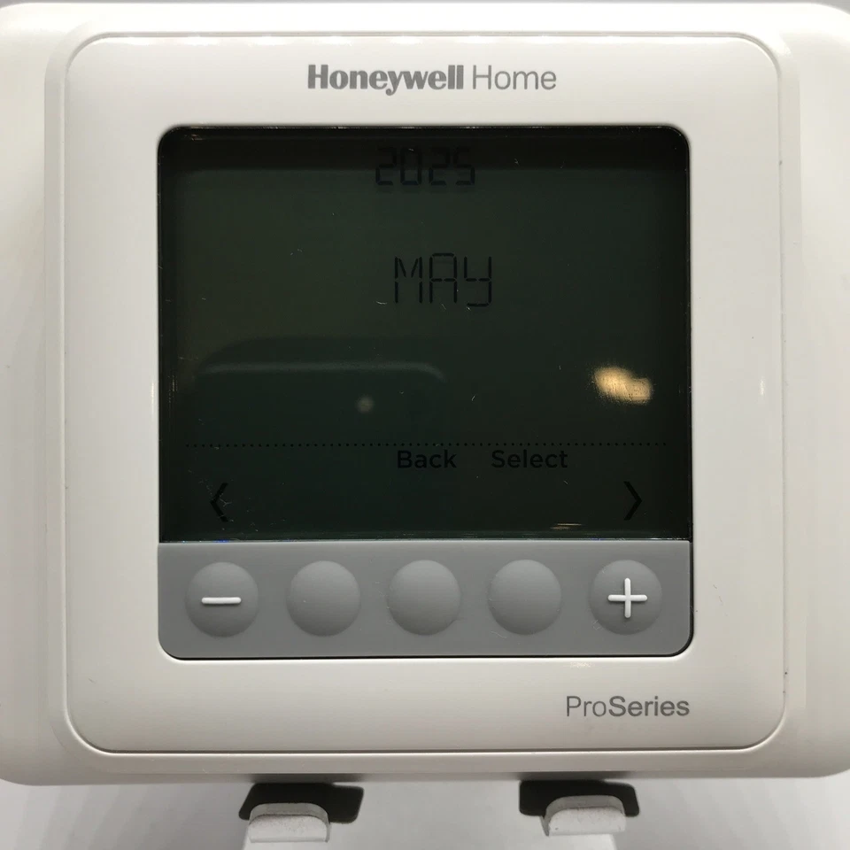 Honeywell Home Pro Series Digital Programmable Thermostat TH6210U2001 - Image 3 of 4