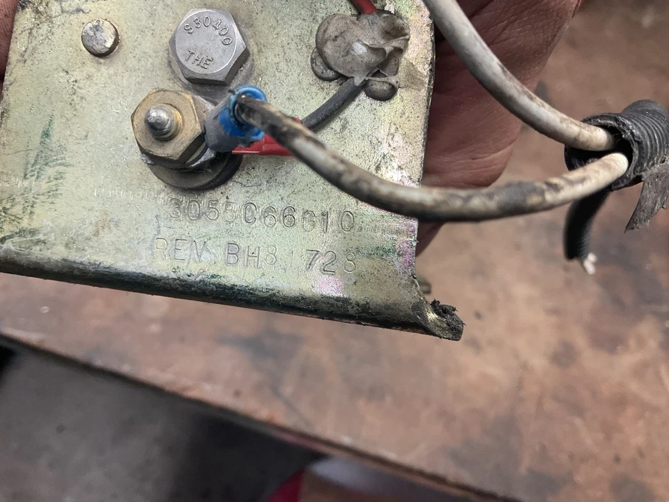 Solenoide Thermo King Nos/Apagado de Combustible 3055C66G10 Excelente Estado Foto 3 de 4