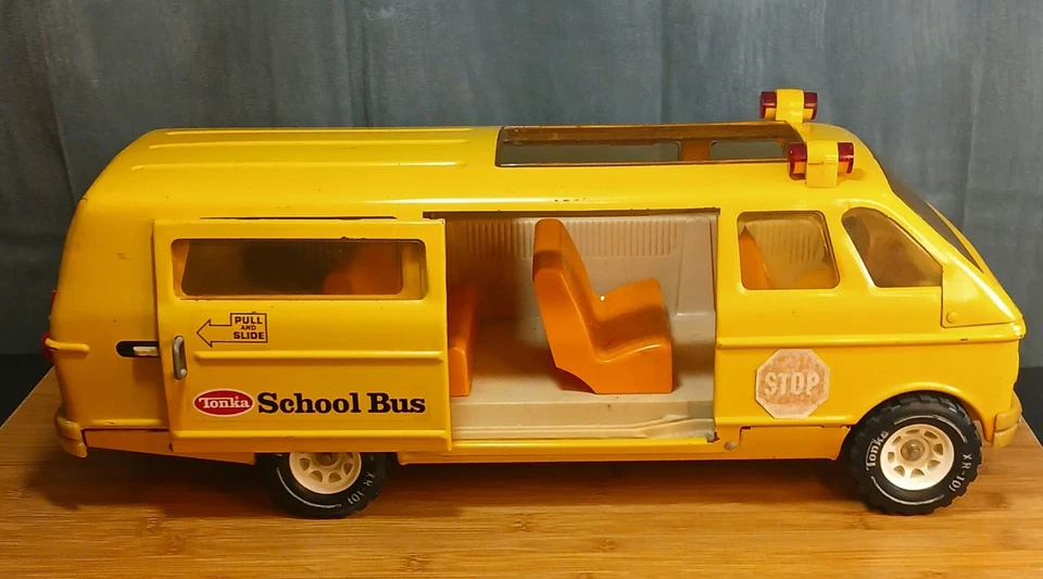 复古 1970 年 Tonka 黄色压钢校车形状美丽 — 第 3/4 张图片