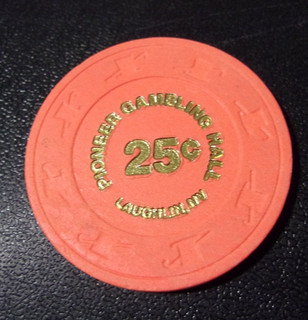 PIONEER GAMBLING HALL CASINO 25¢ hotel casino gaming poker chip Laughlin NV