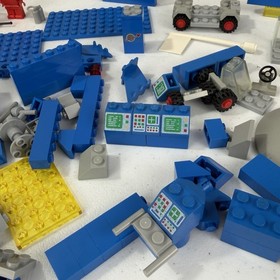 Vintage LEGO 493 Space Command Center 1978 Classic Space Parts Lot 4 Minifigs