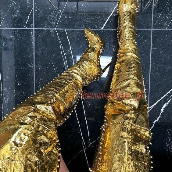 Botas de pasarela para mujer punta sobre la rodilla tacón de aguja remache estilo americano Foto 2 de 4