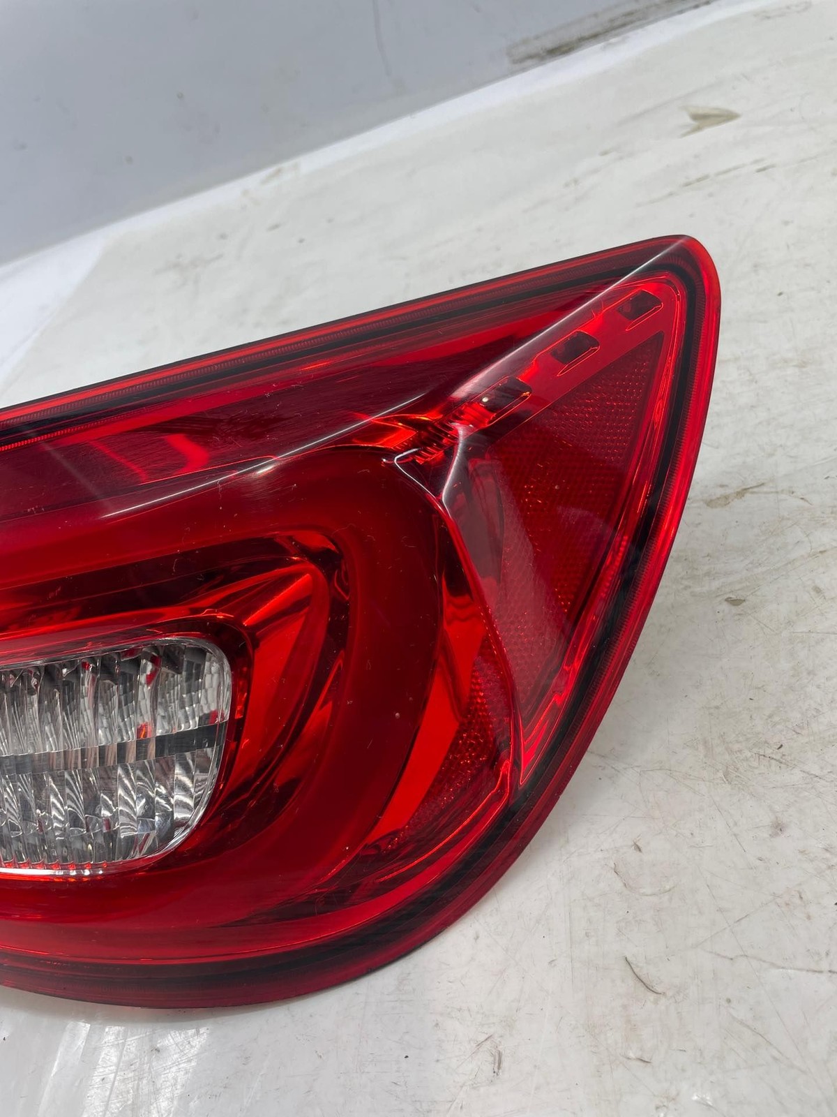 2014 Maserati Quattroporte S RH Passenger Rear Taillight Assembly 6700054510 OEM