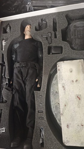 Punisher Frank Castle Action Figure 1/6 Art Figures AF-003 SAVES - Picture 6 of 8