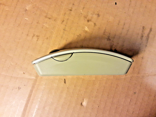 Genuine Sony VGP-WMS2 VAIO P/N:148034511 Wireless Mouse White, NO USB RECEIVER - Picture 2 of 7