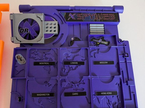 ACTION MAN Spyweb MB Games Hasbro Original 1998 19629 Spy Web boxed game - Picture 5 of 16