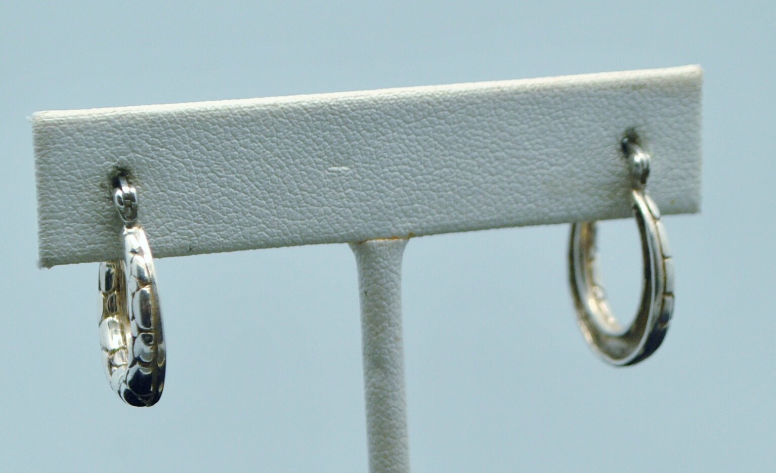 STERLING SILVER SCALE PATTERN DESIGN LATCH EARRIN… - image 1