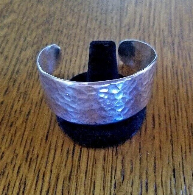 Vintage solid sterling hammered cuff bracelet - image 4