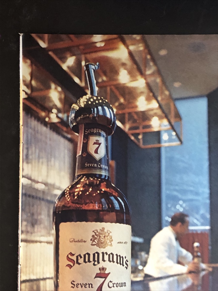 1968 Seagrams 7 Seven Crown Whiskey PRINT AD Bartenders Right Arm