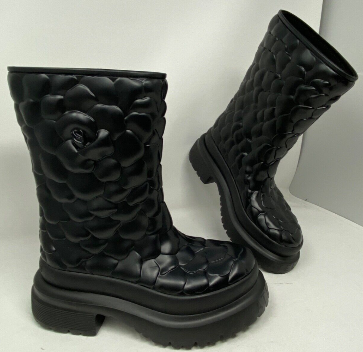 Valentino Garavani Atelier 03 Rose Edition Water Resistant Rain