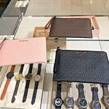 Michael Kors Jet Set Signature Travel XL Zip Clutch Wristlet 100 