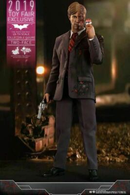 New Hot Toys MMS546 The Dark Knight - Two Face Harvey Dent 1/6 Figure