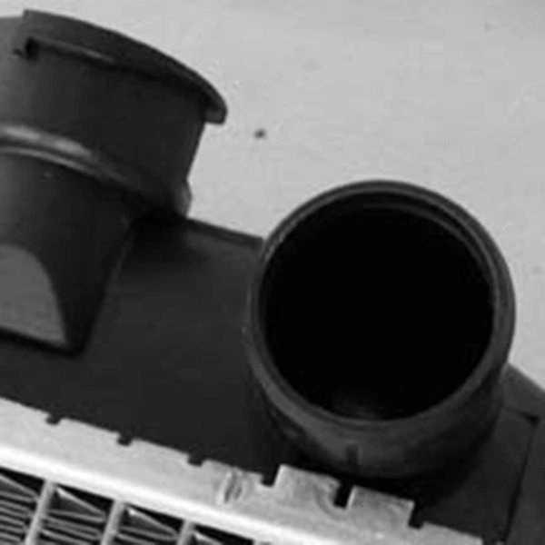 For Nissan Frontier 1998-2004 TYC 2215 Engine Coolant Radiator - Изображение 3 из 4