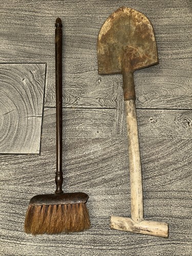 U.S. Civil War Shovel And 1800’s Horse Hair Chimney Brush. Selten!