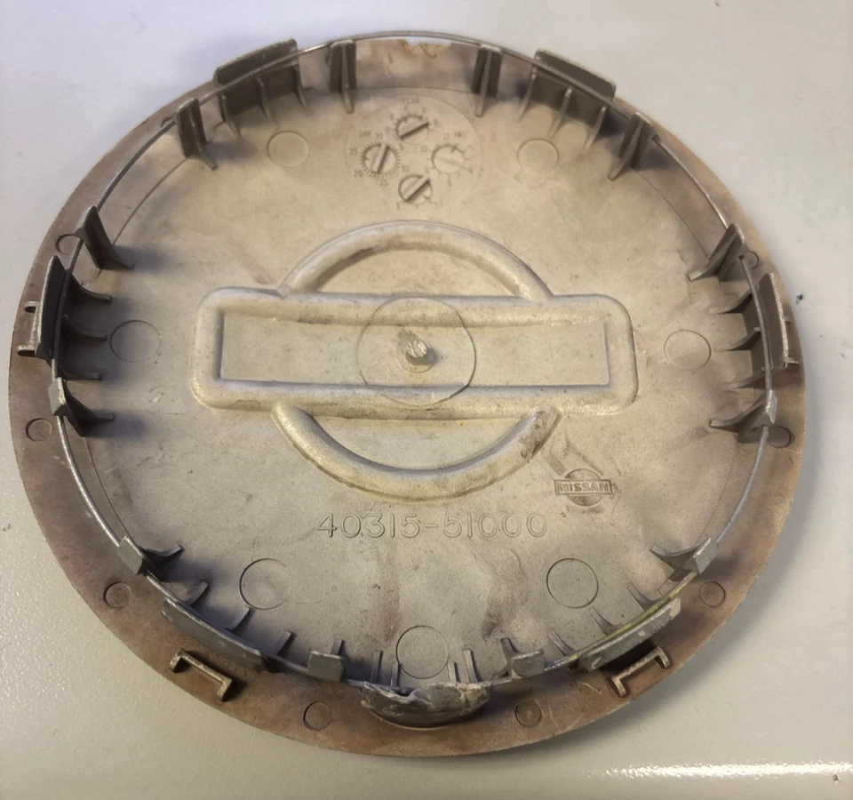 91 92 93 94 Nissan NX Sentra OEM Center Hub Cap 62296 # 40315-51C00 - Изображение 2 из 2