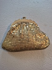 Vintage Metal Gold Mesh Change Coin Purse Kiss Closure Prom Glam Art Deco