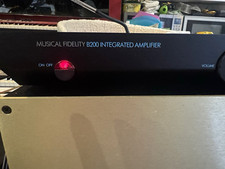 Musical Fidelity B200 Integrated Amplifier Black 2-Channel Phono 305W