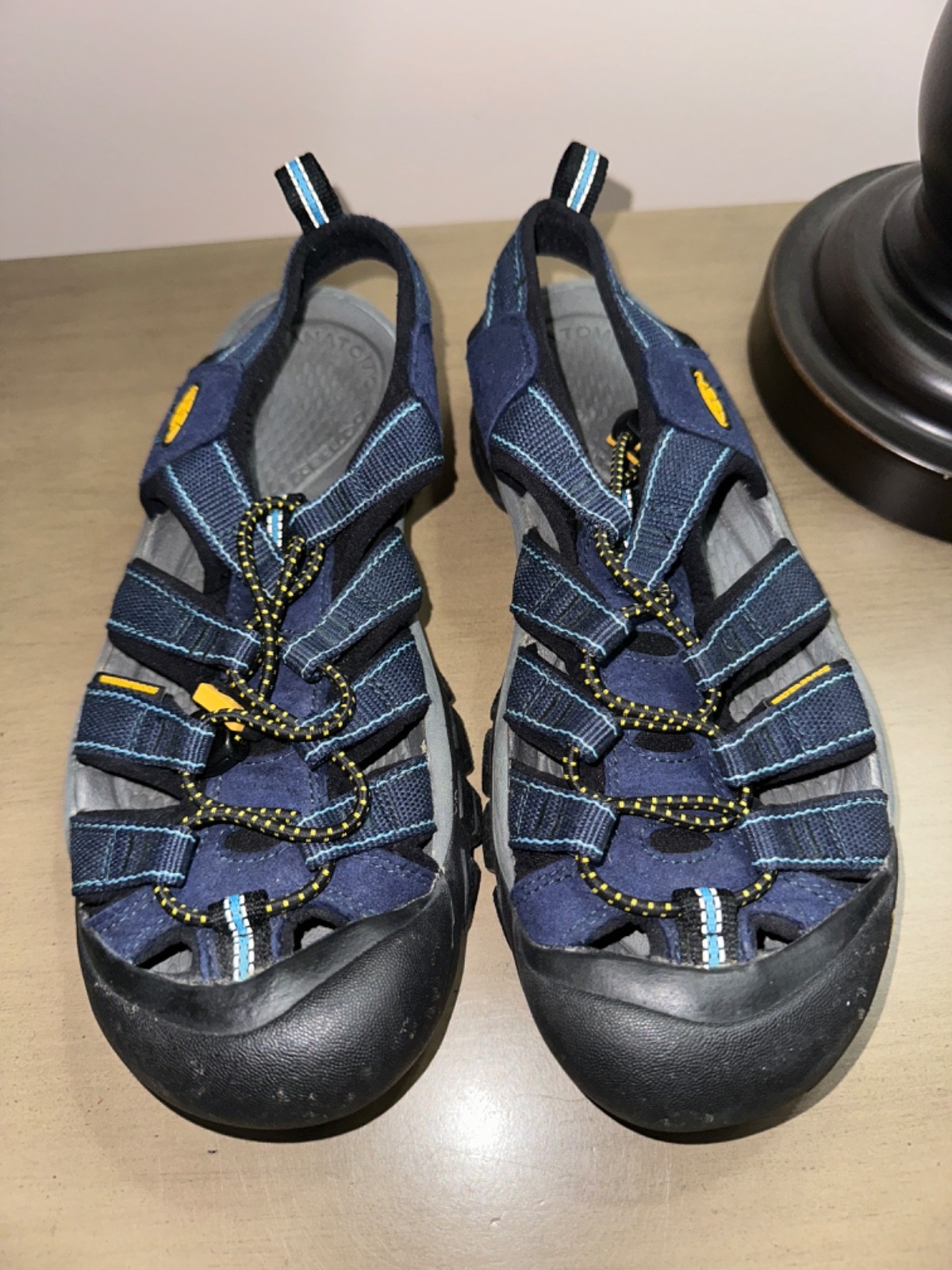 Sandali KEEN Newport H2 impermeabili punta chiusa scarpe donna US 6 blu navy usati in ottime condizioni